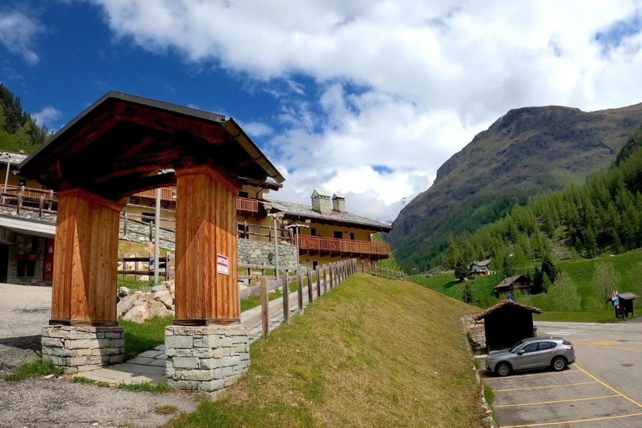 Punta Vittoria Sub 14 - Residence Anderbatt Gressoney - 3 Locali - Cir N 0010 Staval Buitenkant foto