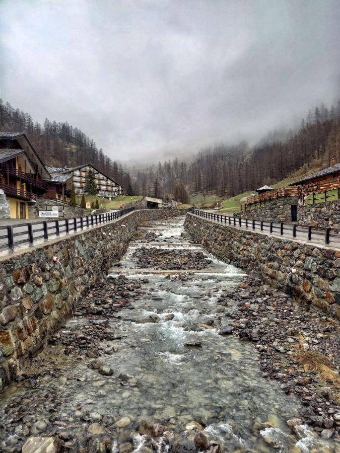 Punta Vittoria Sub 14 - Residence Anderbatt Gressoney - 3 Locali - Cir N 0010 Staval Buitenkant foto